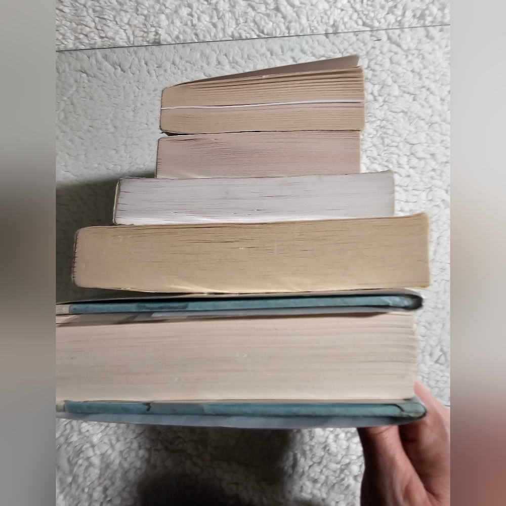 Books ( Bundle of 5) - Picture 11 of 13